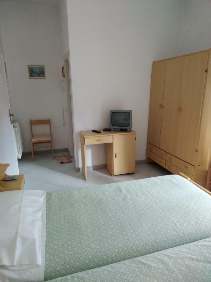 Albergo Villa Canapini Кианчано Терме Екстериор снимка